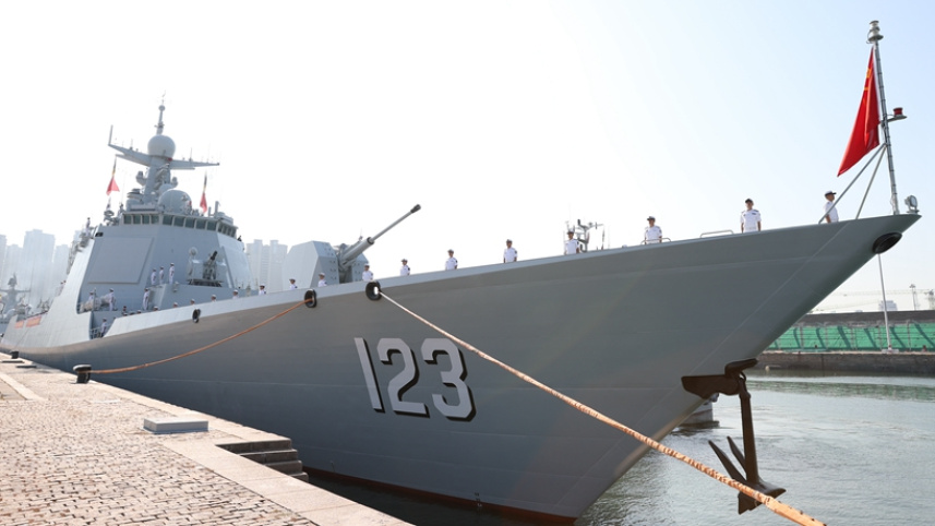 中国海军第42批护航编队起航奔赴亚丁湾