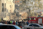 爆炸、濃煙與廢墟——伊朗駐敘使館領事部門建筑遭襲
